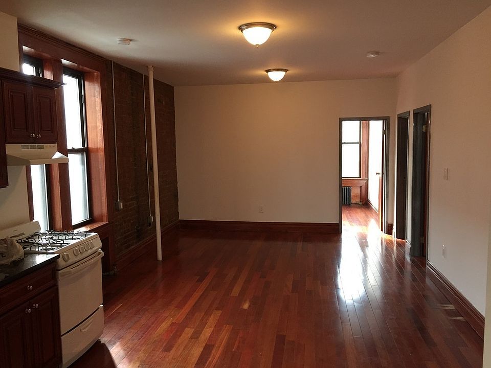 1st image of 1800 Lexington Ave APT 3N