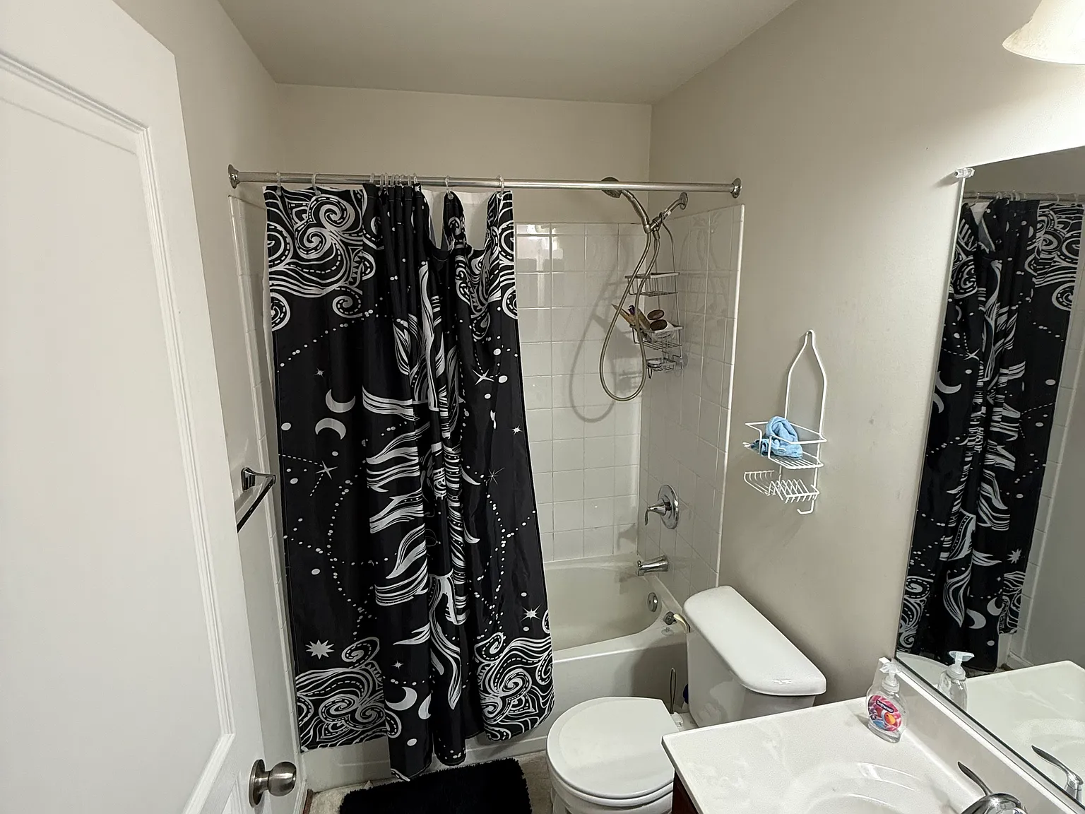 4 bed, 2.5 bath, 2302 sqft, $775 — Photo 3