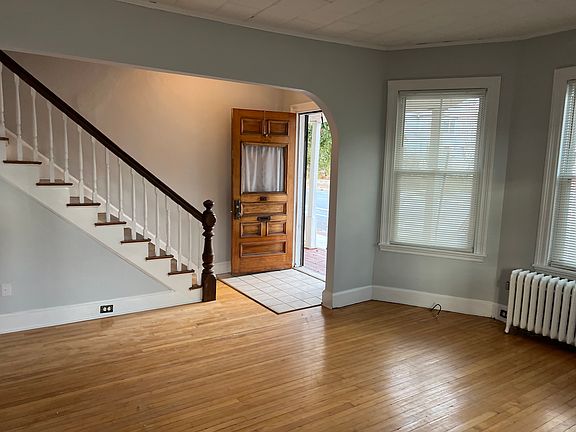 Living room looking to front entrance