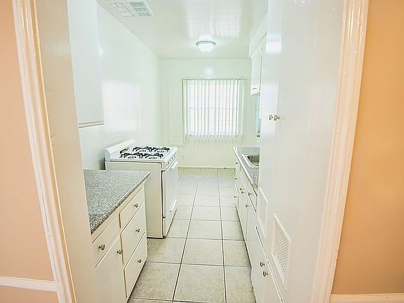 4th image of 954 S Mansfield Ave