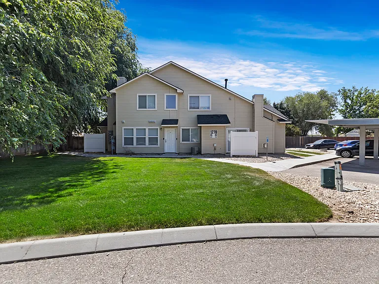 1270 N Stephanie Ln #101 — Photo 2