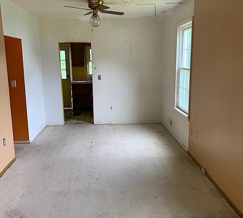 5th image of 4709 Prince Georges Ave