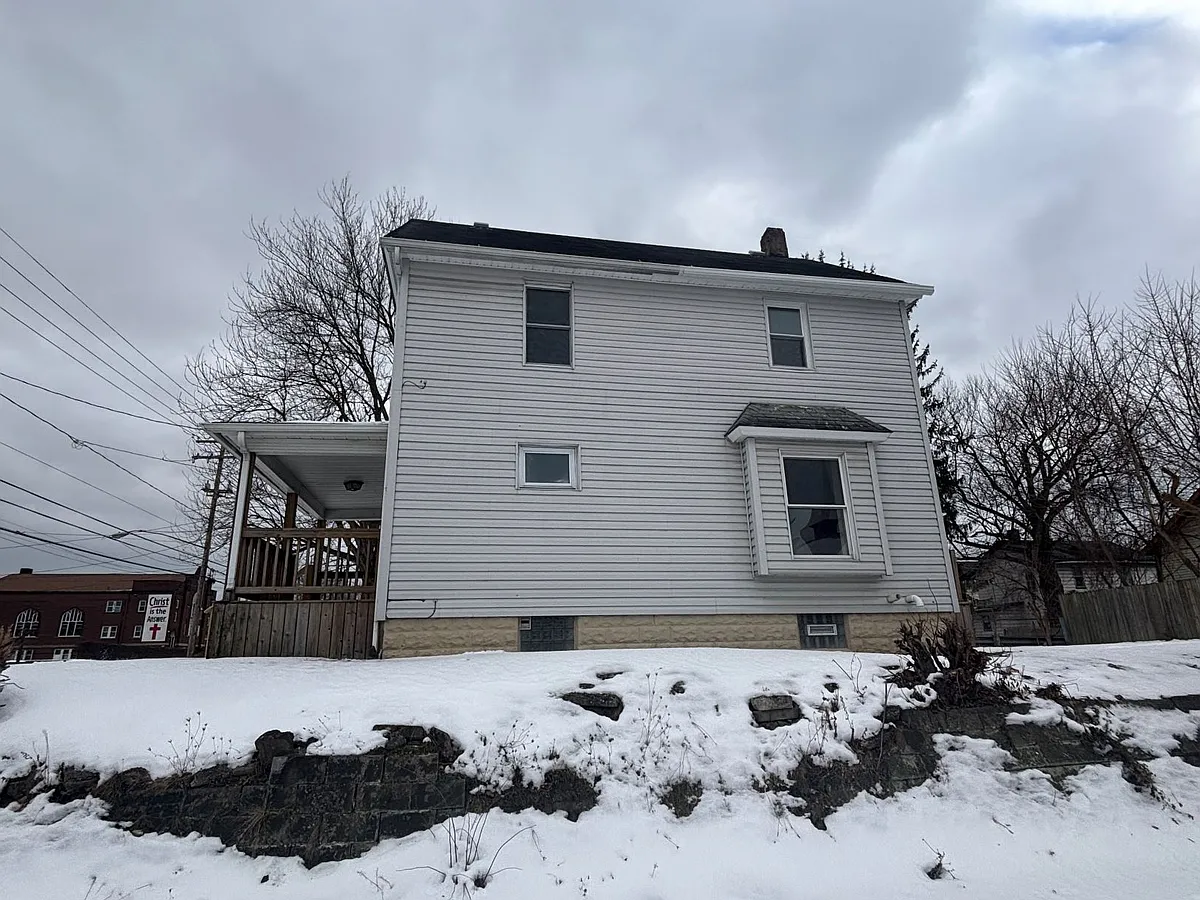 Building Photo - 750 Brown St