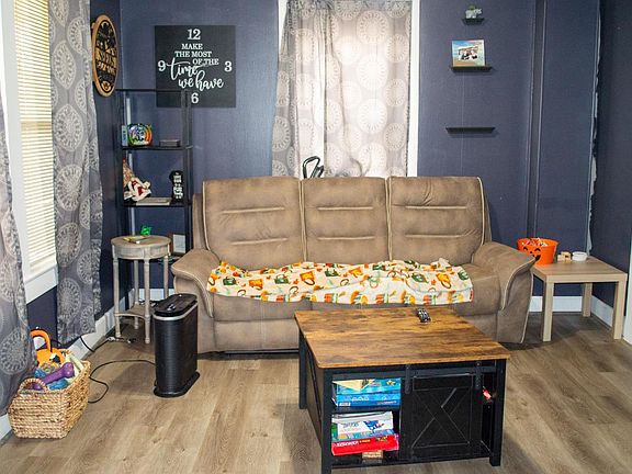 4th image of 400 Prospect Rd