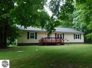 21 Wood Rd NW, Rapid City, MI 49676