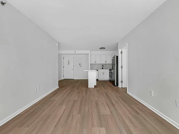 5th image of 218 Myrtle Ave APT 5I