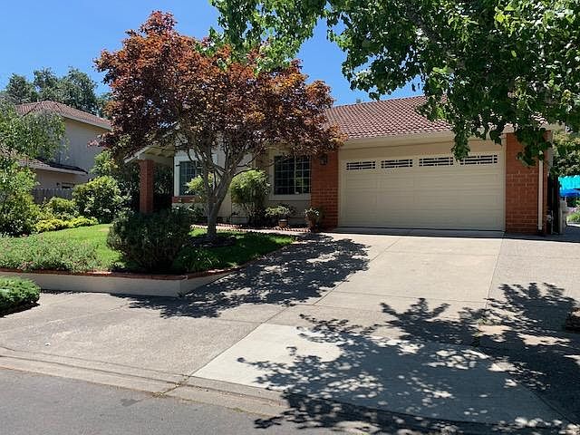 1st image of 368 Blue Jay Way