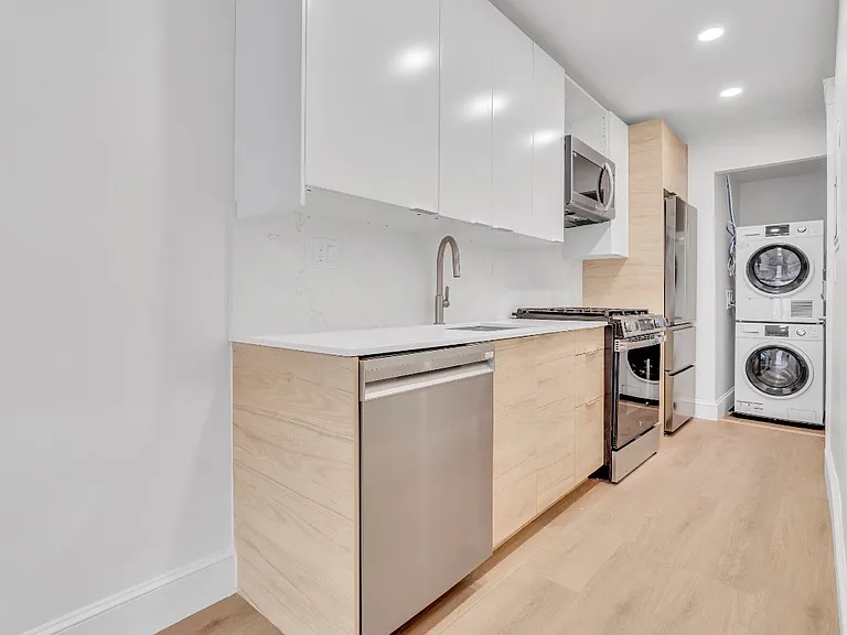 316 Summit Ave #102 — Photo 3