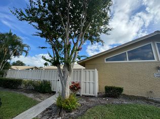 5604 Eagle Lake Dr, Palm Beach Gardens, FL 33418