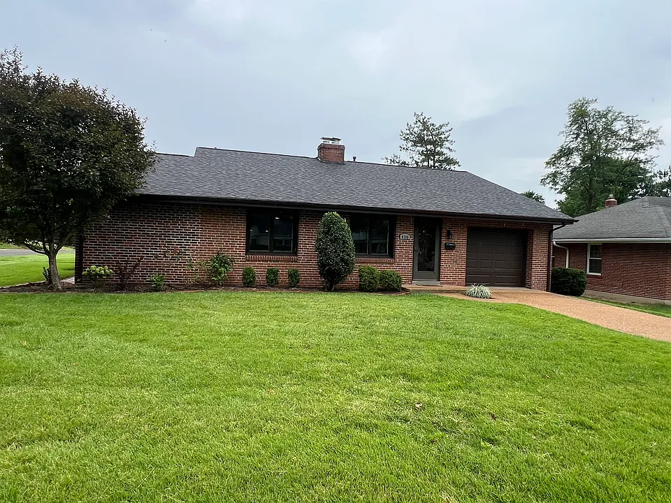 8100 Edinburgh Dr