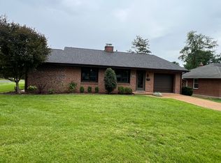 8100 Edinburgh Dr, Saint Louis, MO 63105