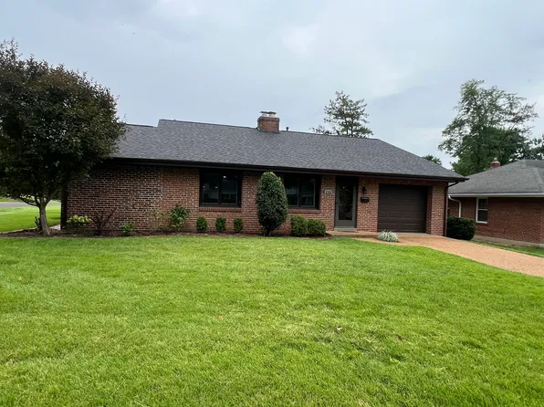 8100 Edinburgh Dr, Saint Louis, MO 63105