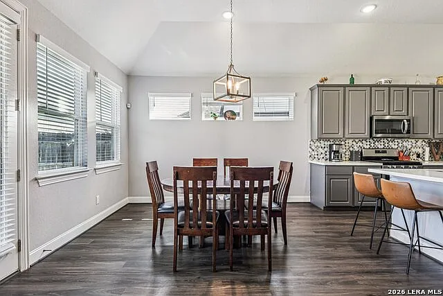 131 Dovetail St — Photo 12