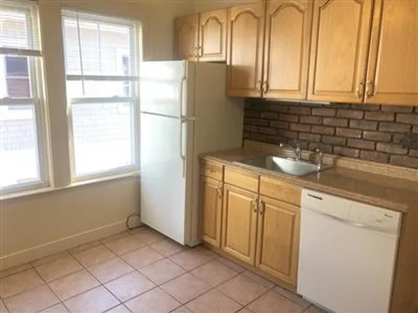 99 Capen St, Medford, MA 02155
