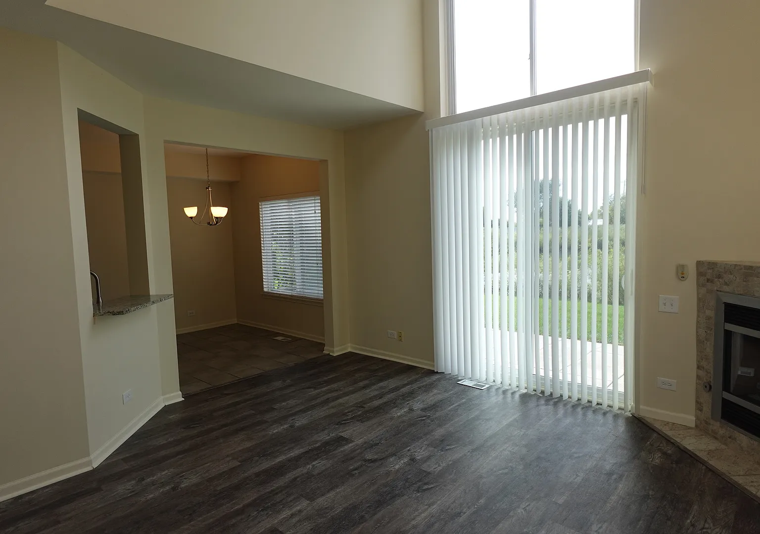 2 bed, 2.5 bath, 1600 sqft, $2,495 — Photo 4