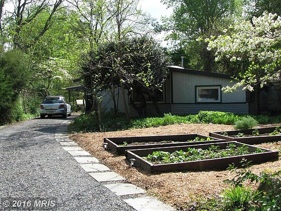 4th image of 7811 Sycamore Dr