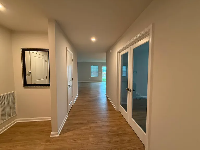 106 Empire Ln — Photo 18