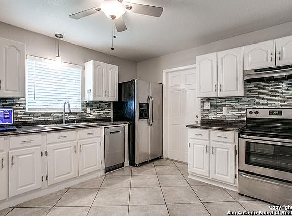 3rd image of 4325 Summer Sun Ln