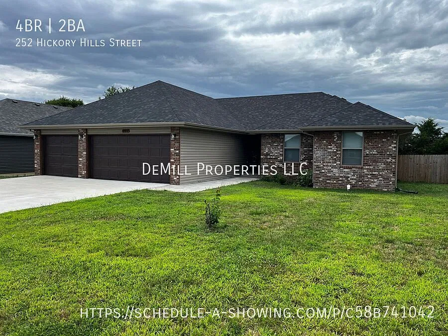 Beautiful 4-Bedroom Home in Rogersville! — Photo 2