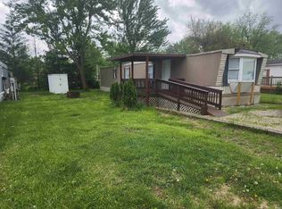 819 Greenbriar Dr, Hartford City, IN 47348