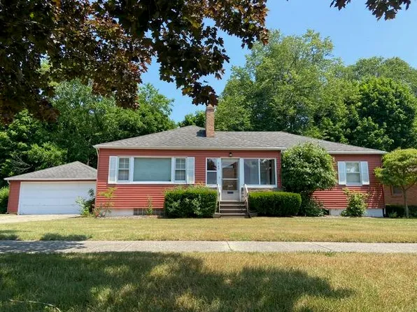 569 Ravinia Dr, South Haven, MI 49090