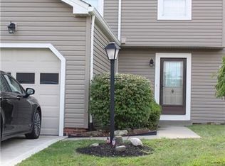 521 Sunrise Dr, Cranberry Township, PA 16066