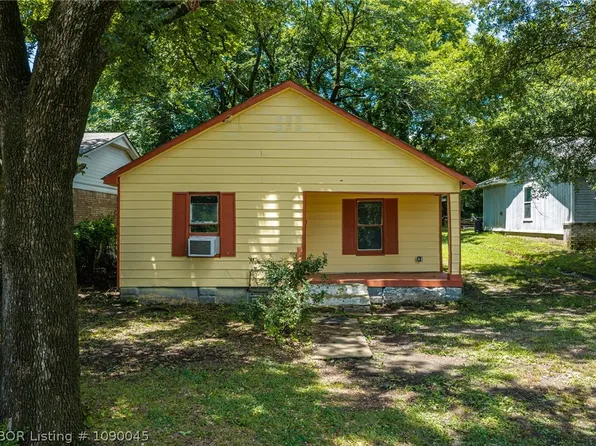 421 N 16th St, Van Buren, AR 72956