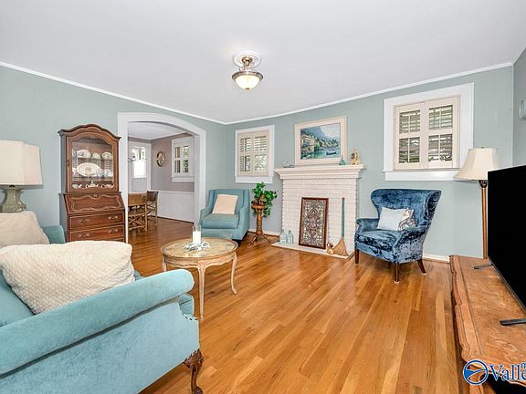4th image of 108 England St NE