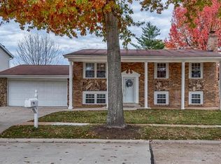 1353 Green Elm Dr, Fenton, MO