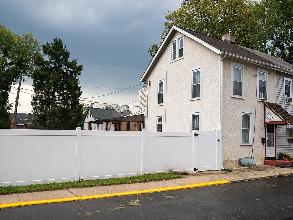 231 William St