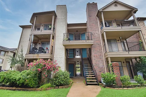 2121 Hepburn St Photo 1