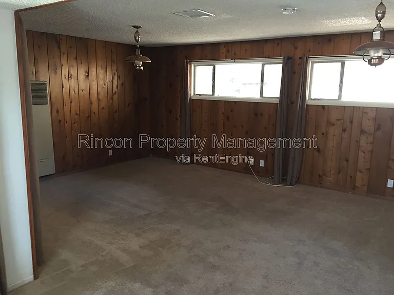 513 N North St — Photo 9