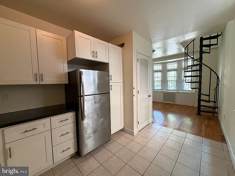 922 S 49th St #-1 — Photo 10