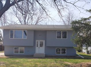 607 E 16th Ave, Mitchell, SD 57301