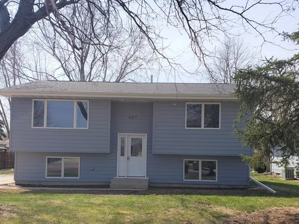 607 E 16th Ave, Mitchell, SD 57301