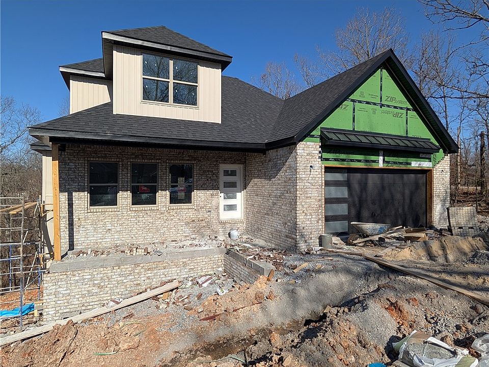 1st image of 2 Faye Ln