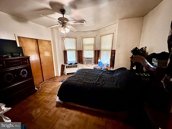 5th image of 4904 Princeton Ave
