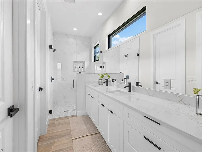 3032 Woodside Ave — Photo 16