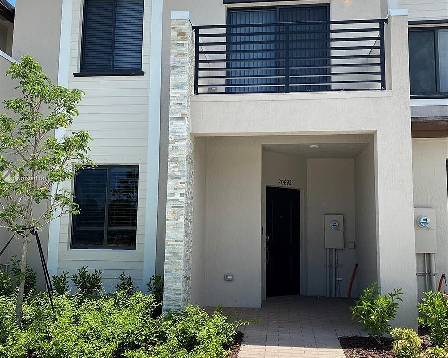 1st image of 20692 NE 7th Ct #0