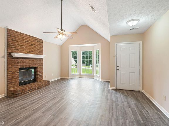 4th image of 145 Beaver Creek Ln