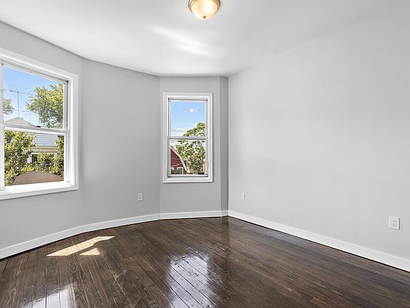 2nd image of 290 Claremont Ave