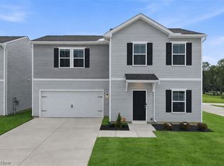 677 Crossings Ln, Akron, OH 44320