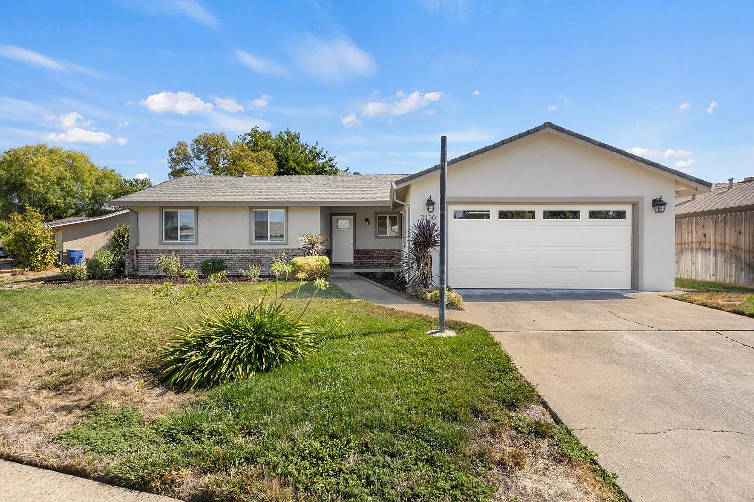 2130 Aaron Way photo 1