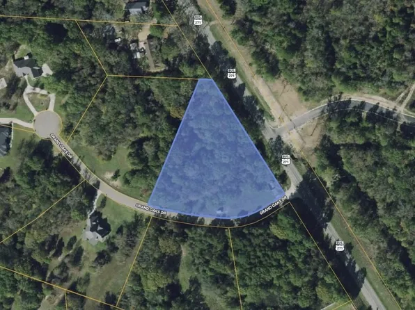 100 Grand Oaks Dr, Mt Pleasant, TX 75455