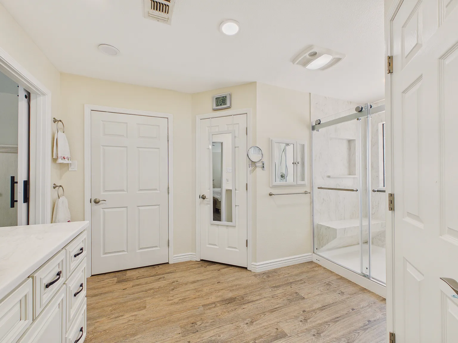 3 bed, 2068 sqft, $5,000 — Photo 4