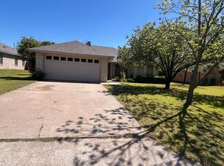 911 Sylvia St, Weatherford, TX 76086