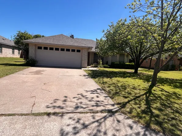 911 Sylvia St, Weatherford, TX 76086