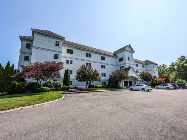 14 Mountain Laurels Drive #301, Nashua, NH 03062