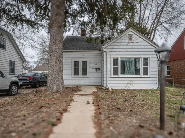 2827 Knight Ave, Rockford, IL 61101