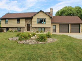 1376 S Overland Rd, De Pere, WI 54115